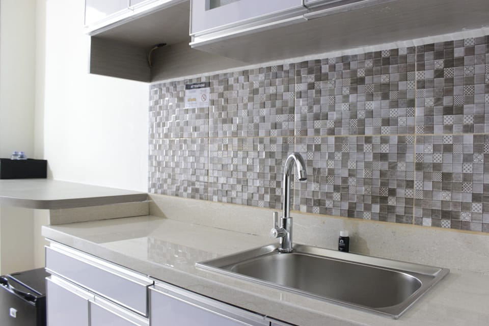 Room | Private kitchen | Fridge, stovetop, cookware/dishes/utensils