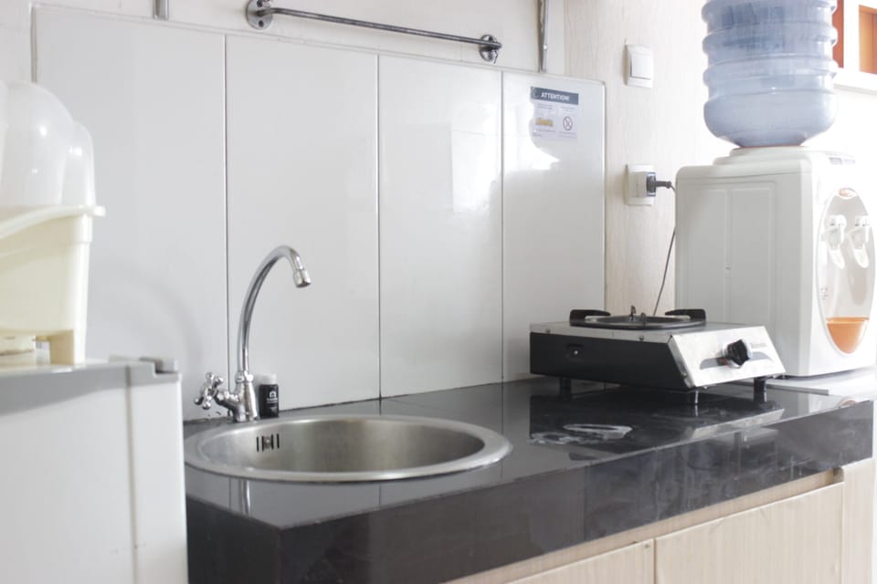 Room | Private kitchen | Fridge, stovetop, cookware/dishes/utensils