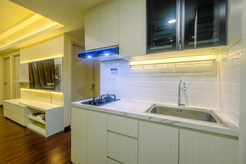 Room | Private kitchen | Fridge, stovetop, cookware/dishes/utensils