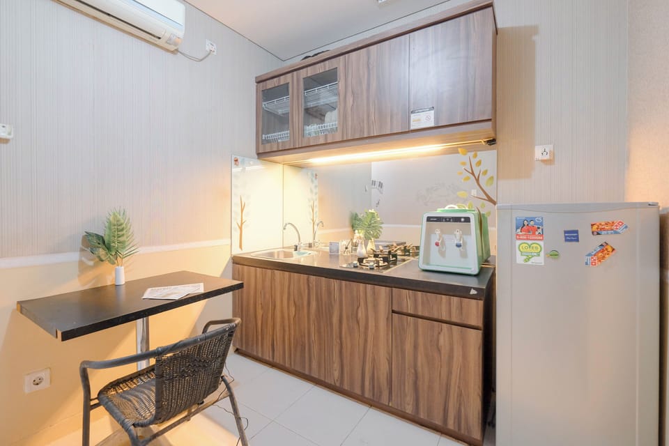 Room | Private kitchen | Fridge, stovetop, cookware/dishes/utensils