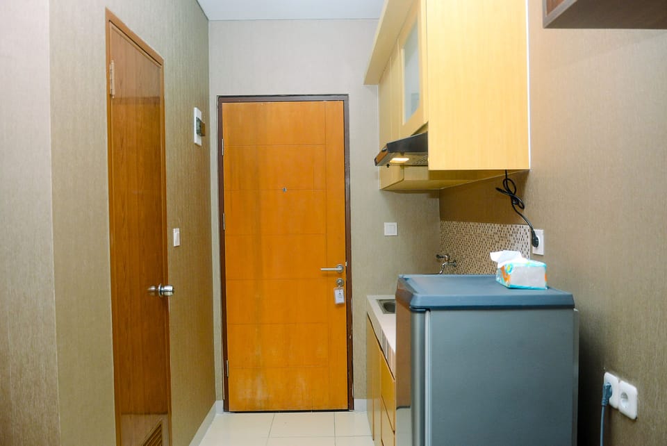 Room | Private kitchen | Fridge, stovetop, cookware/dishes/utensils