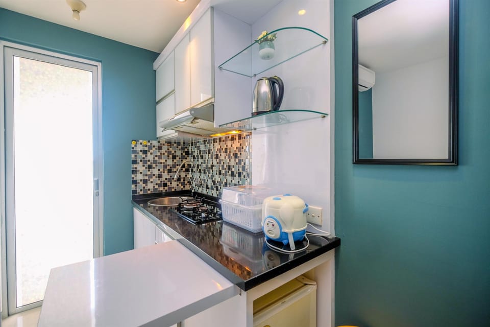 Room | Private kitchen | Fridge, stovetop, dishwasher, cookware/dishes/utensils