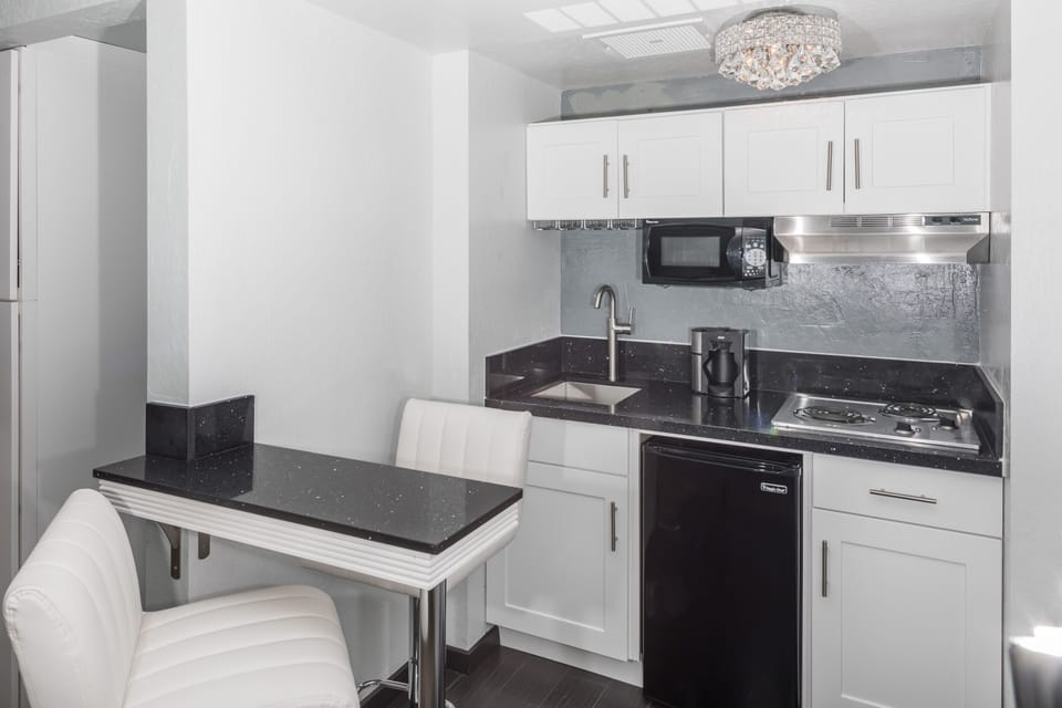 Room, 2 Queen Beds, Kitchenette | Private kitchen | Mini-fridge, microwave, coffee/tea maker