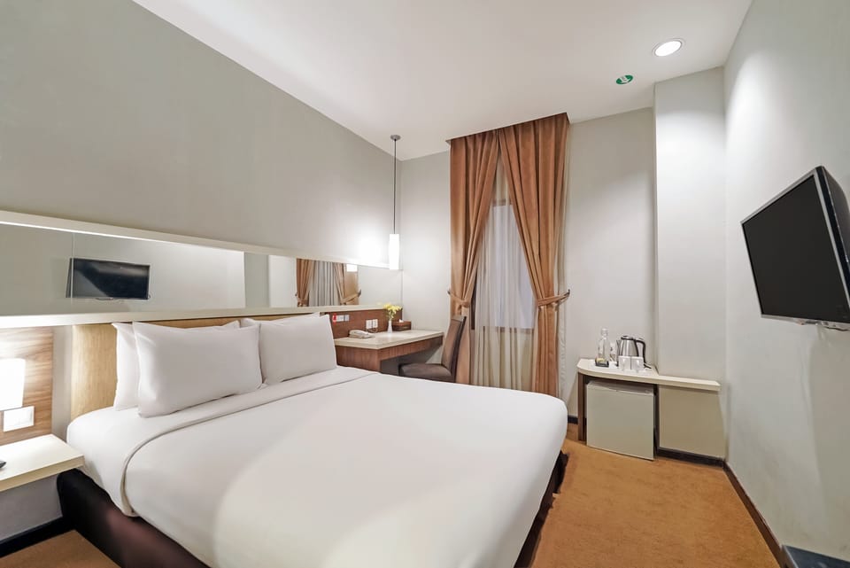 Superior Double Room | Minibar, in-room safe, desk, soundproofing