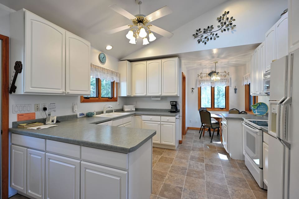 Room, Multiple Beds, Patio, Beach View | Private kitchen | Fridge, microwave, oven, stovetop