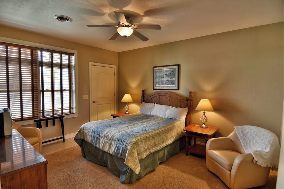 Unit 411a 1 BD/ 1 BA Condo Apartment in Wisconsin
