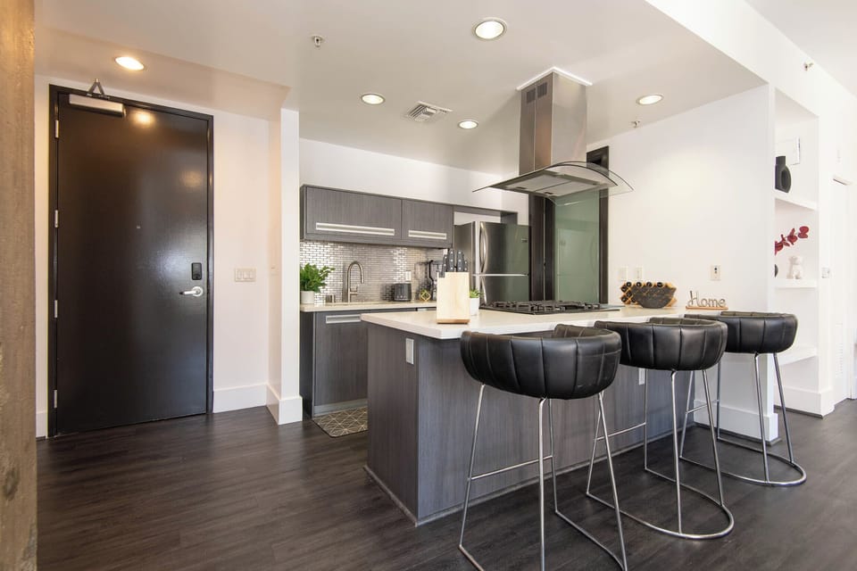 Deluxe Studio 800 sq ft | Private kitchen