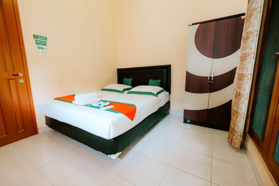 Family Room | 3 bedrooms, desk, soundproofing, free WiFi