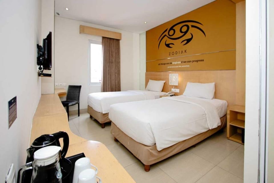 In-room safe, desk, free WiFi