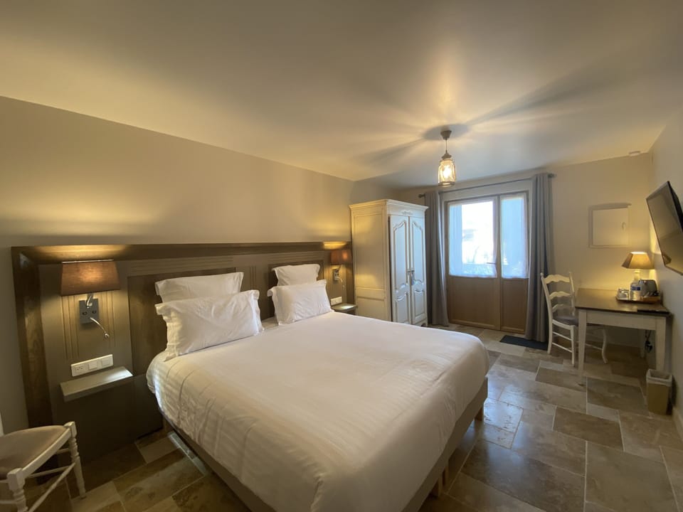 Traditional Double Room, Annex Building | Premium bedding, minibar, individually decorated, individually furnished