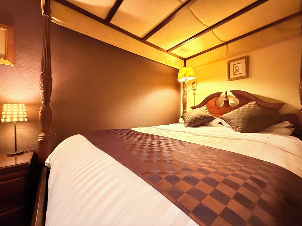 Double Room, Smoking | Iron/ironing board (on request), WiFi (free), bed sheets