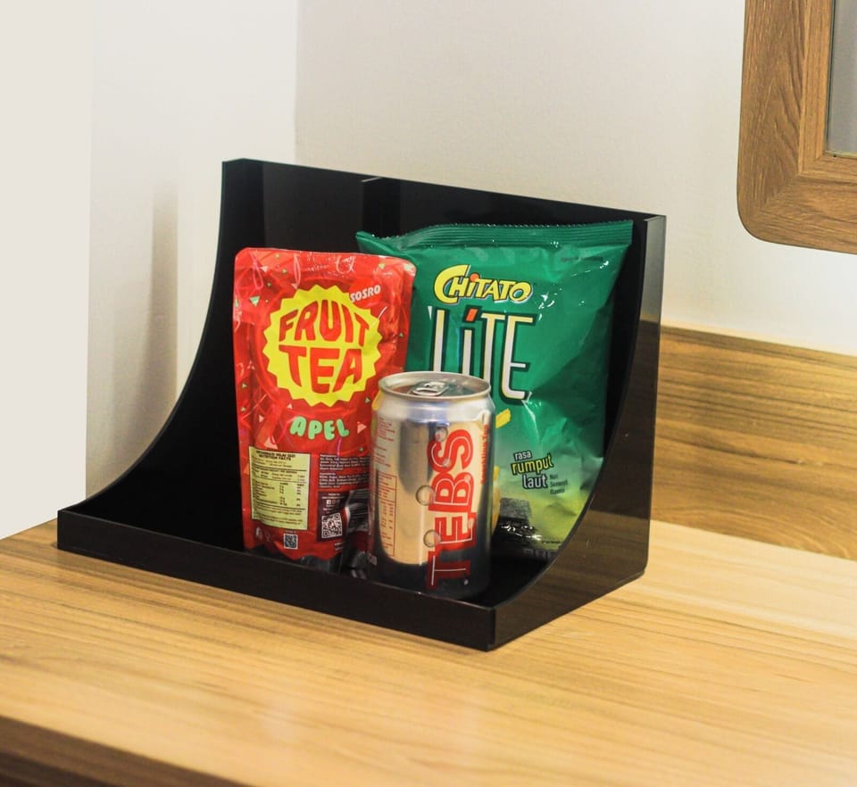 Deluxe Double Room, 1 King Bed | Minibar