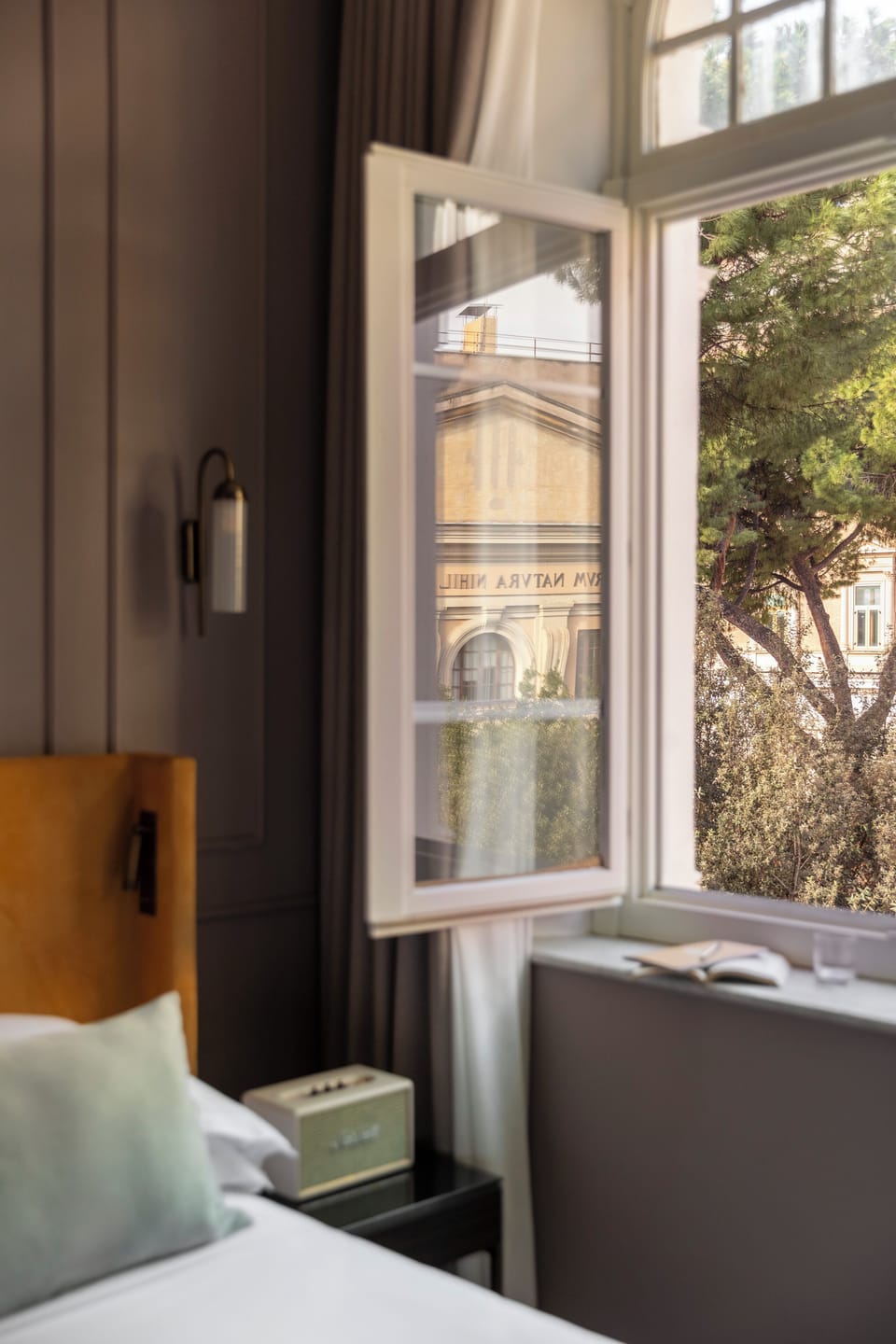 Standard Double or Twin Room | Minibar, in-room safe, blackout drapes, soundproofing