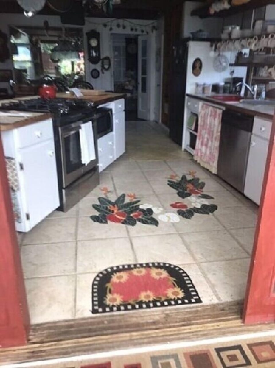 Room (The Ka'uhane Room) | Private kitchen | Full-size fridge, microwave, oven, stovetop