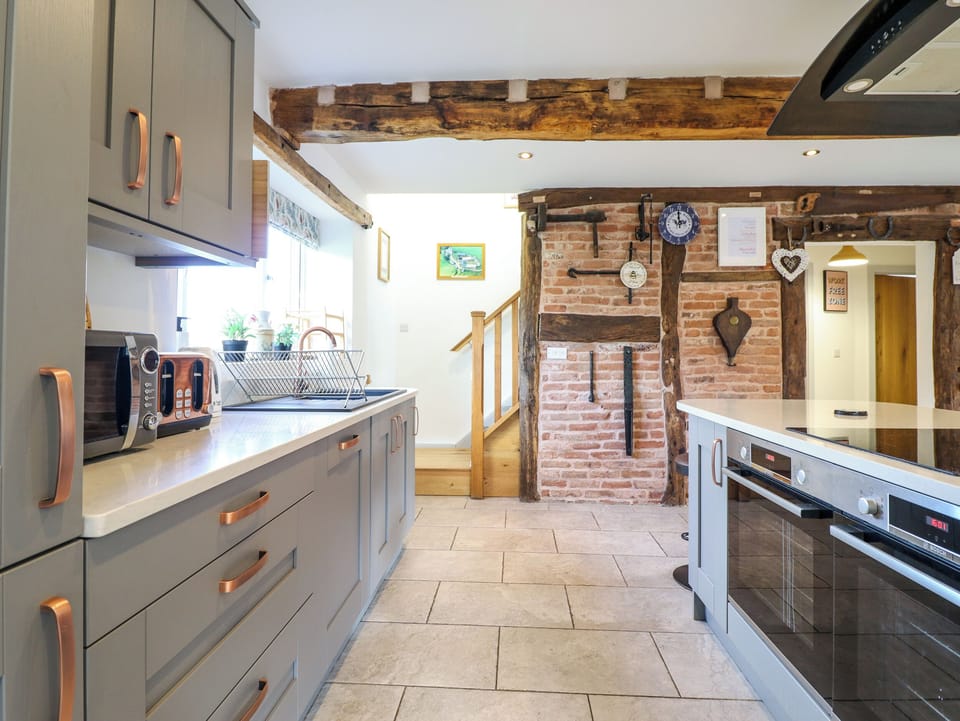 Cottage | Private kitchen | Fridge, microwave, dishwasher, electric kettle
