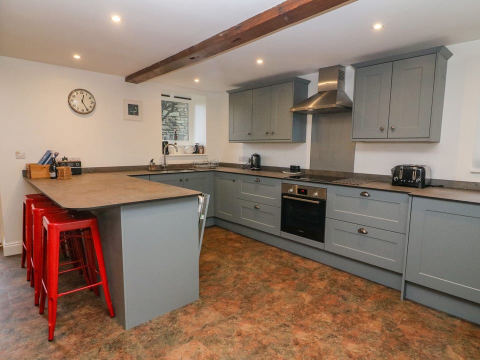 Cottage | Private kitchen | Fridge, dishwasher, electric kettle, toaster