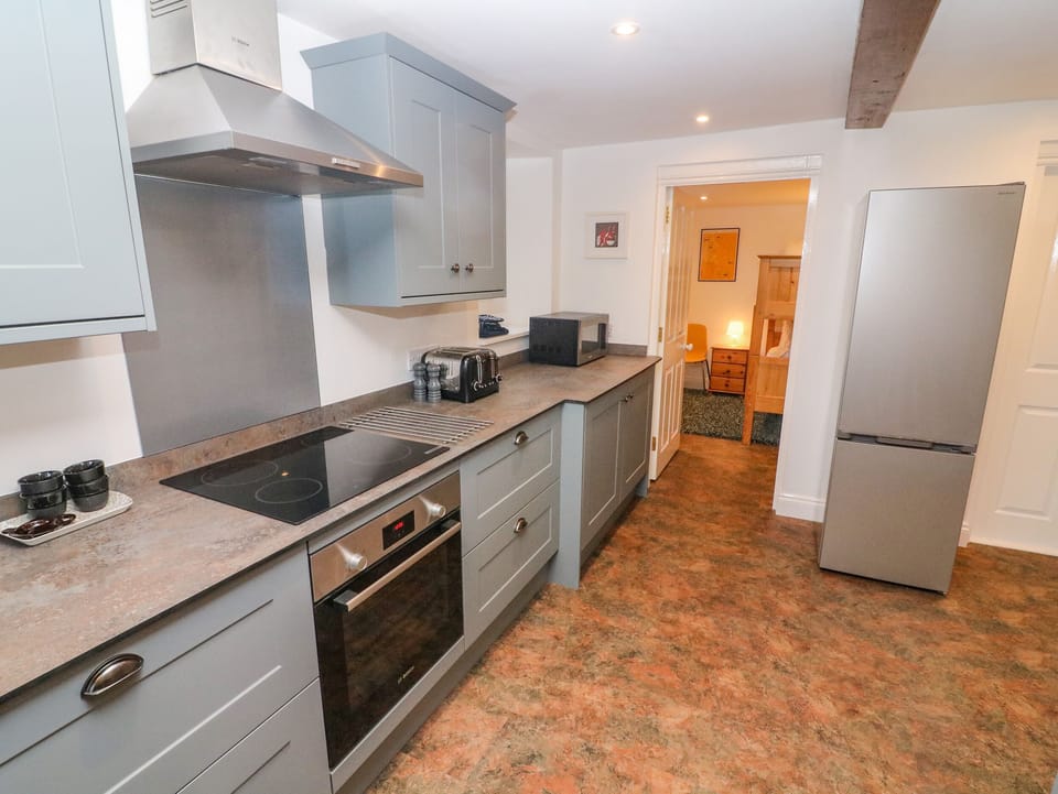 Cottage | Private kitchen | Fridge, dishwasher, electric kettle, toaster