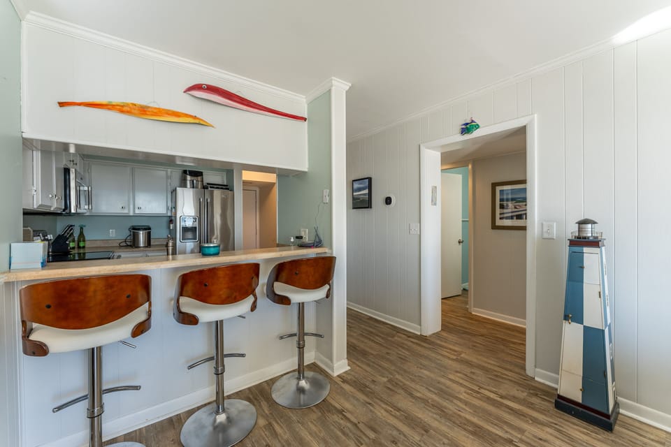 Signature Condo, 2 Bedrooms, 2 Bathrooms, Ocean View | Private kitchen | Fridge, microwave, oven, stovetop
