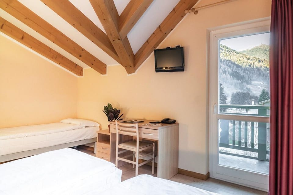 In-room safe, desk, cribs (surcharge), WiFi (free)