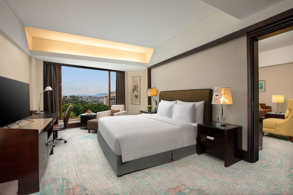 Egyptian cotton sheets, premium bedding, minibar, in-room safe