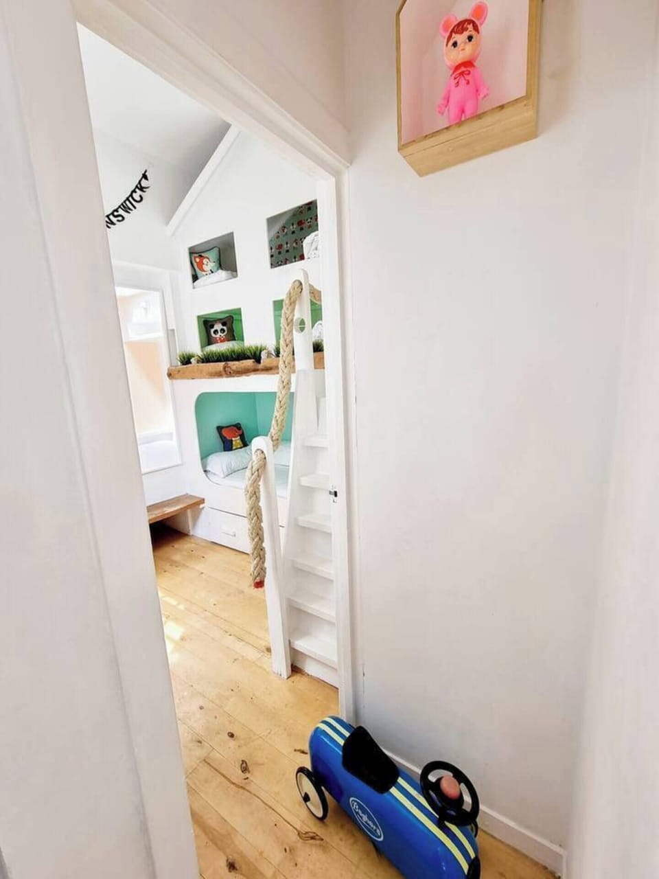 Family Cottage 2 Mins From Hove Seafront House in Hove