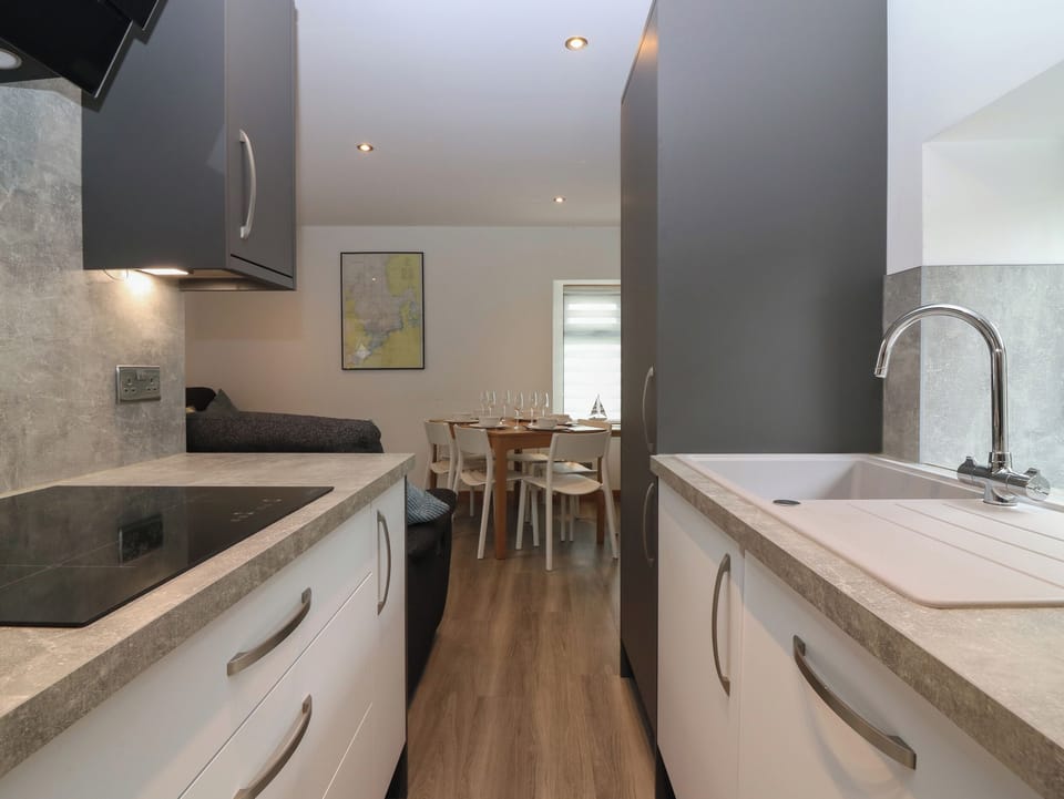 Cottage | Private kitchen | Fridge, dishwasher, electric kettle, toaster