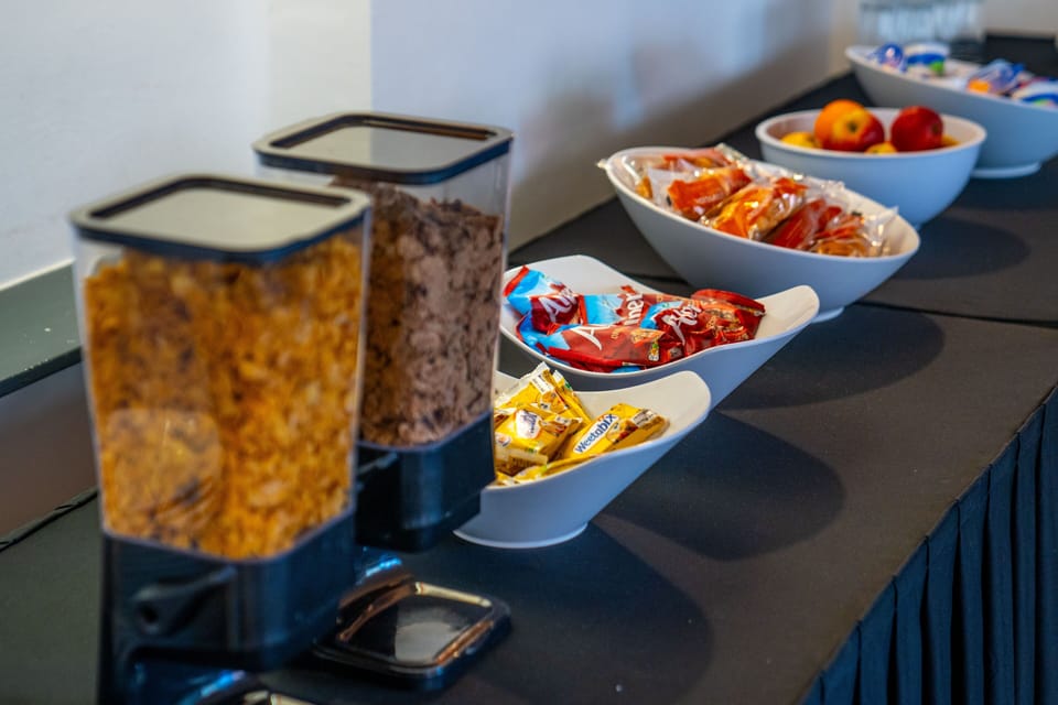 Daily buffet breakfast (GBP 8 per person)