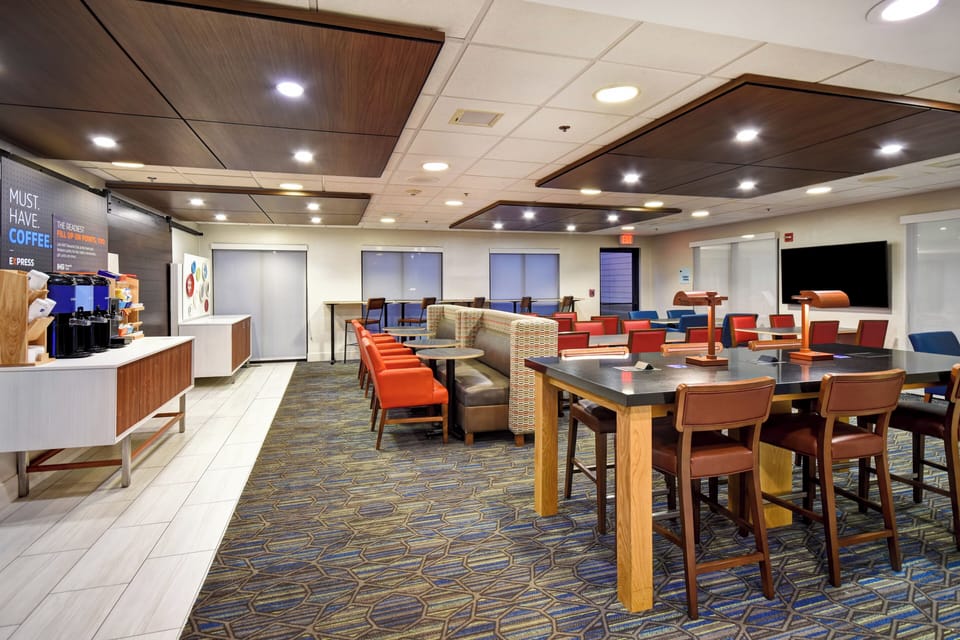 Free buffet breakfast