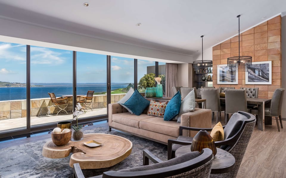 Presidential Suite with Lagoon View | Restaurant | Breakfast and dinner served