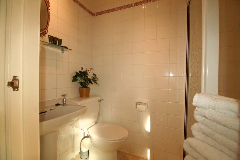 Traditional Double Room, Ensuite (Four Poster) | Bathroom