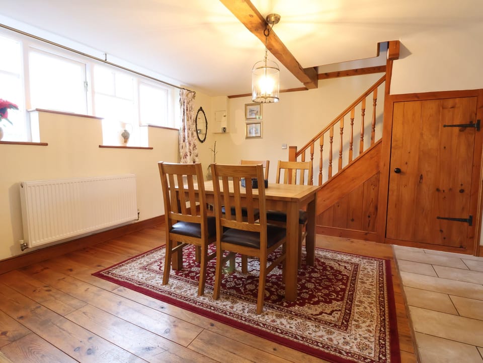 Cottage | Interior