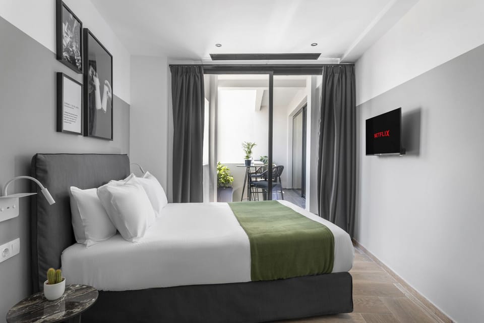 Presidential Suite, Terrace (Acropolis View) | Premium bedding, pillowtop beds, in-room safe, blackout drapes