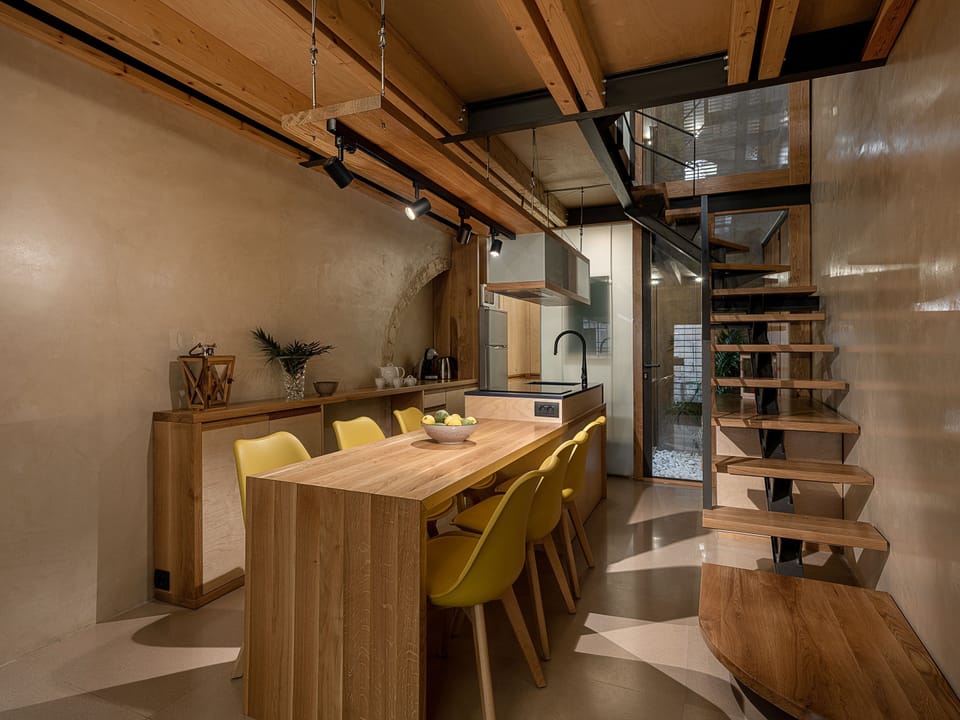 Deluxe Apartment | Private kitchen | Full-size fridge, microwave, oven, dishwasher