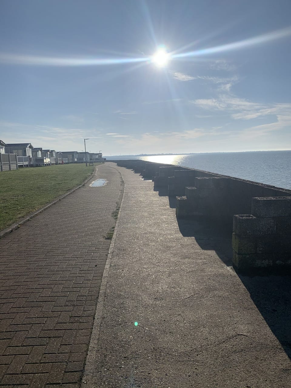 Caravan - Sleeps 6 - Parking, Pool, Facilities House in Mersea Island