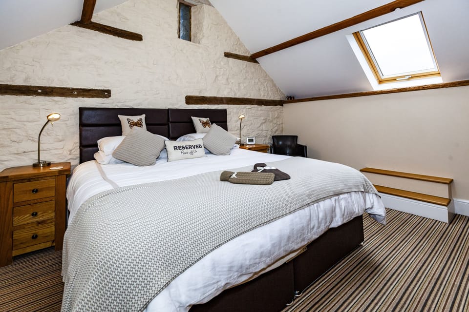 Superior Cottage, Private Bathroom (Montgomery's Coach House)
