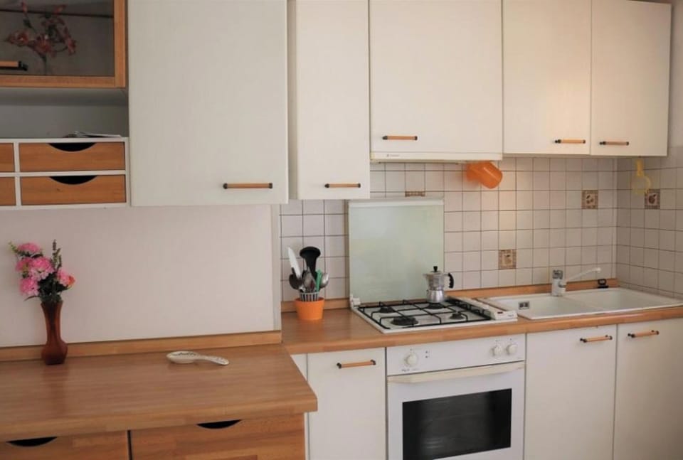 Apartment, 2 Bedrooms, Balcony, City View | Interior