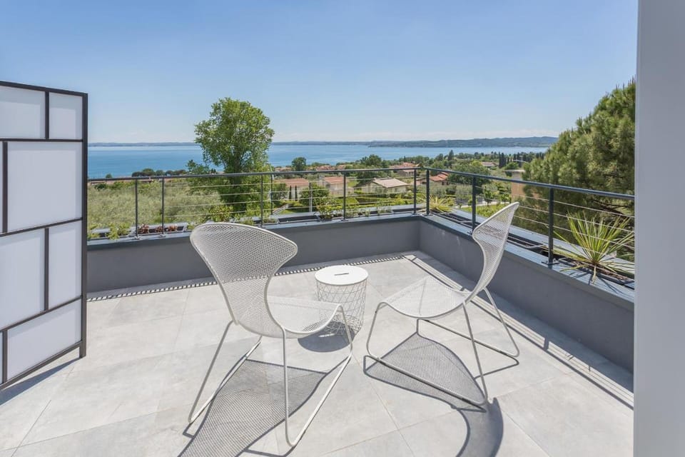 Room, 1 Bedroom, Balcony, Garden View | Terrace/patio