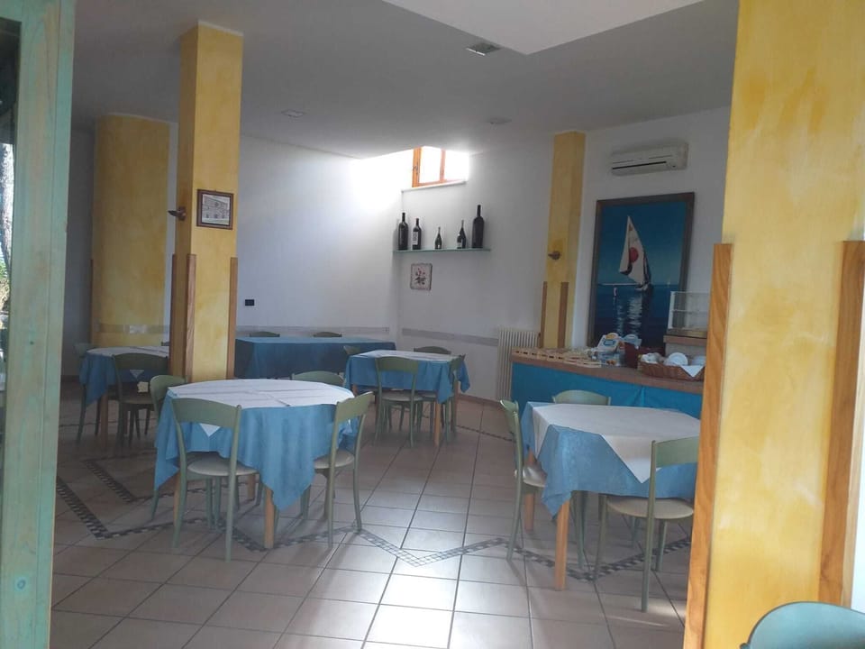 Room, 1 Bedroom, Accessible, Smoking | Interior