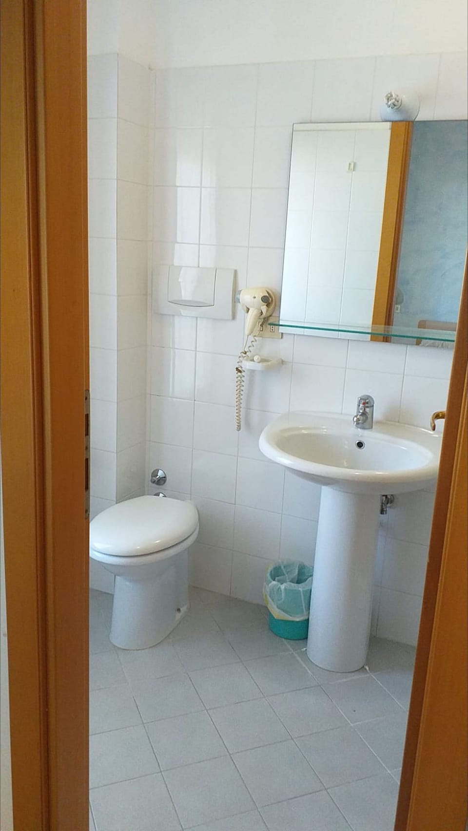 Room, 1 Bedroom, Accessible, Smoking | Bathroom | Hair dryer
