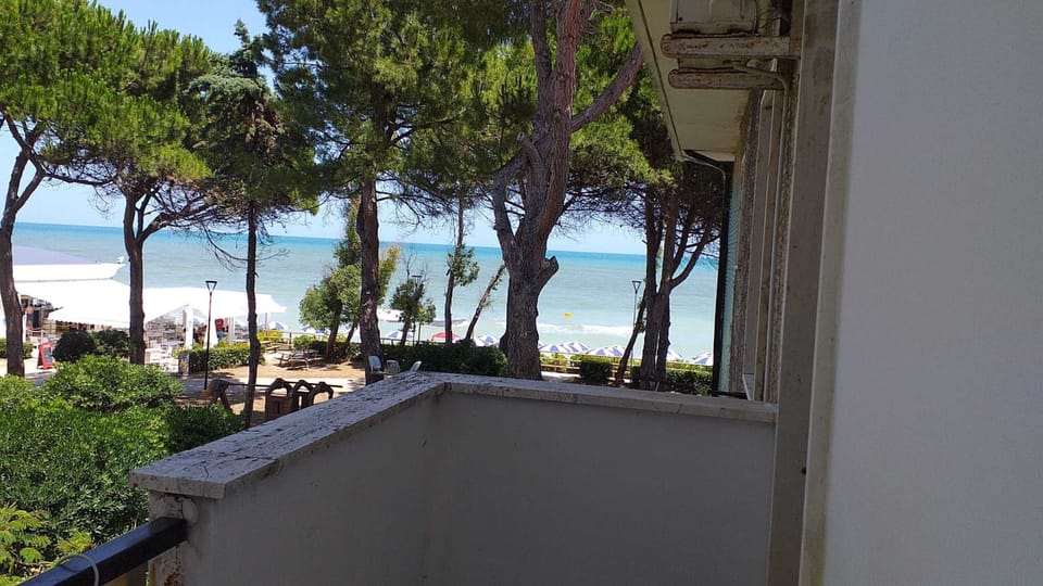 Room, 1 Bedroom, Accessible, Smoking | Beach