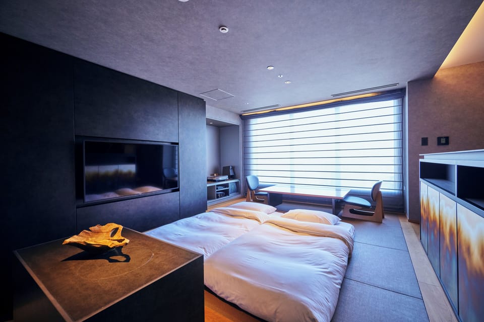 NOHGA Suite, Non Smoking | Down comforters, in-room safe, blackout drapes, soundproofing