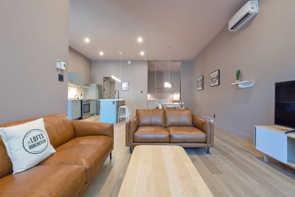 Loft, 1 King Bed | Living area | Smart TV