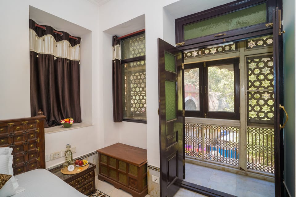 Classic Room | In-room safe, desk, iron/ironing board (on request), WiFi (free)