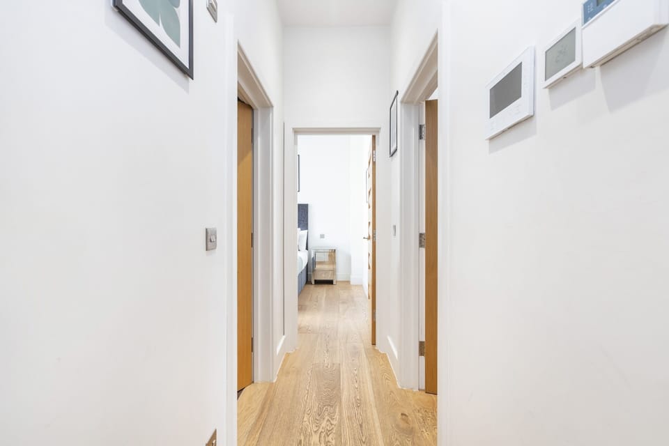 Comfort Apartment, 1 Queen Bed with Sofa bed, Kitchen, City View | Individually decorated, individually furnished, desk, laptop workspace