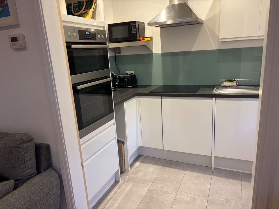 Apartment | Private kitchen | Fridge, microwave, oven, stovetop
