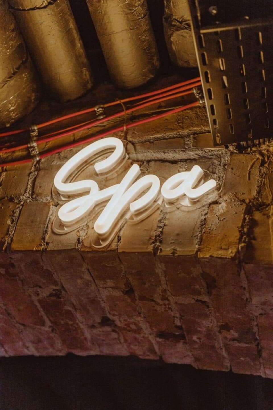 Couples treatment rooms, sauna, body treatments, aromatherapy