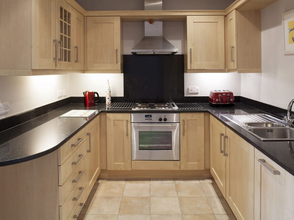 Cottage | Private kitchen | Fridge, microwave, dishwasher, electric kettle
