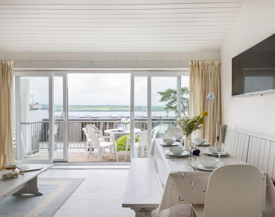 4 bedrooms, individually decorated, individually furnished, free WiFi