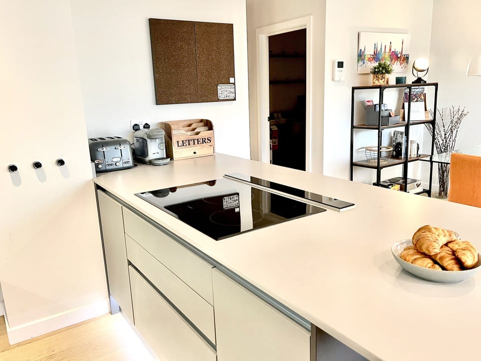 Apartment, Private Bathroom (Twelve ) | Shared kitchen | Highchair