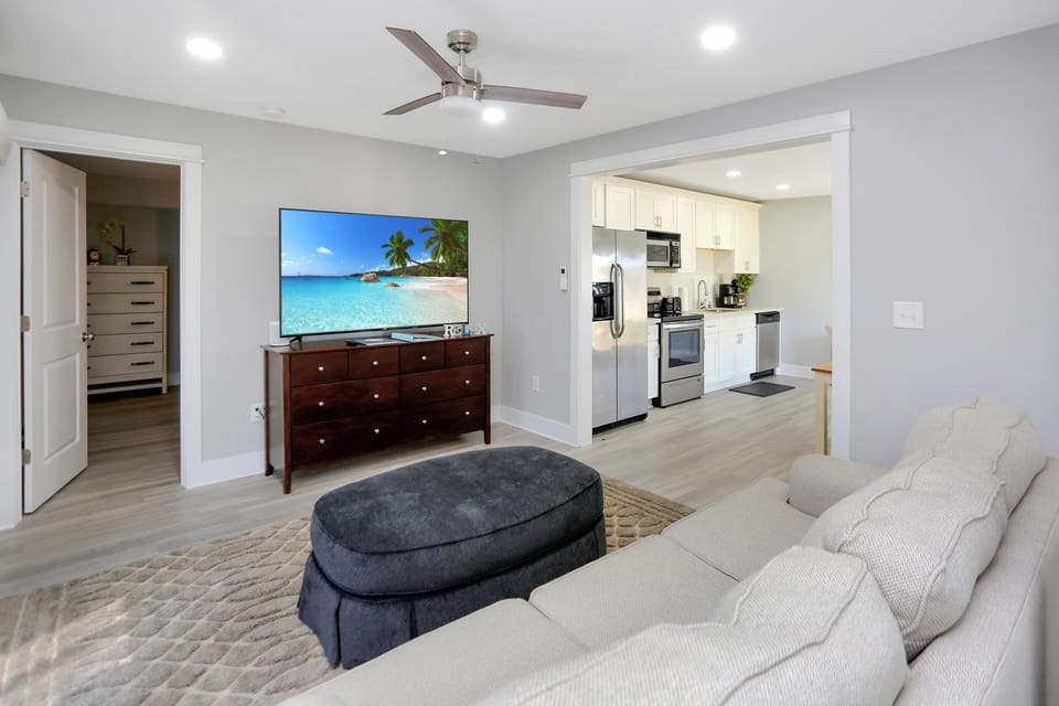 House, Multiple Beds (Anchored Inn) | Living area